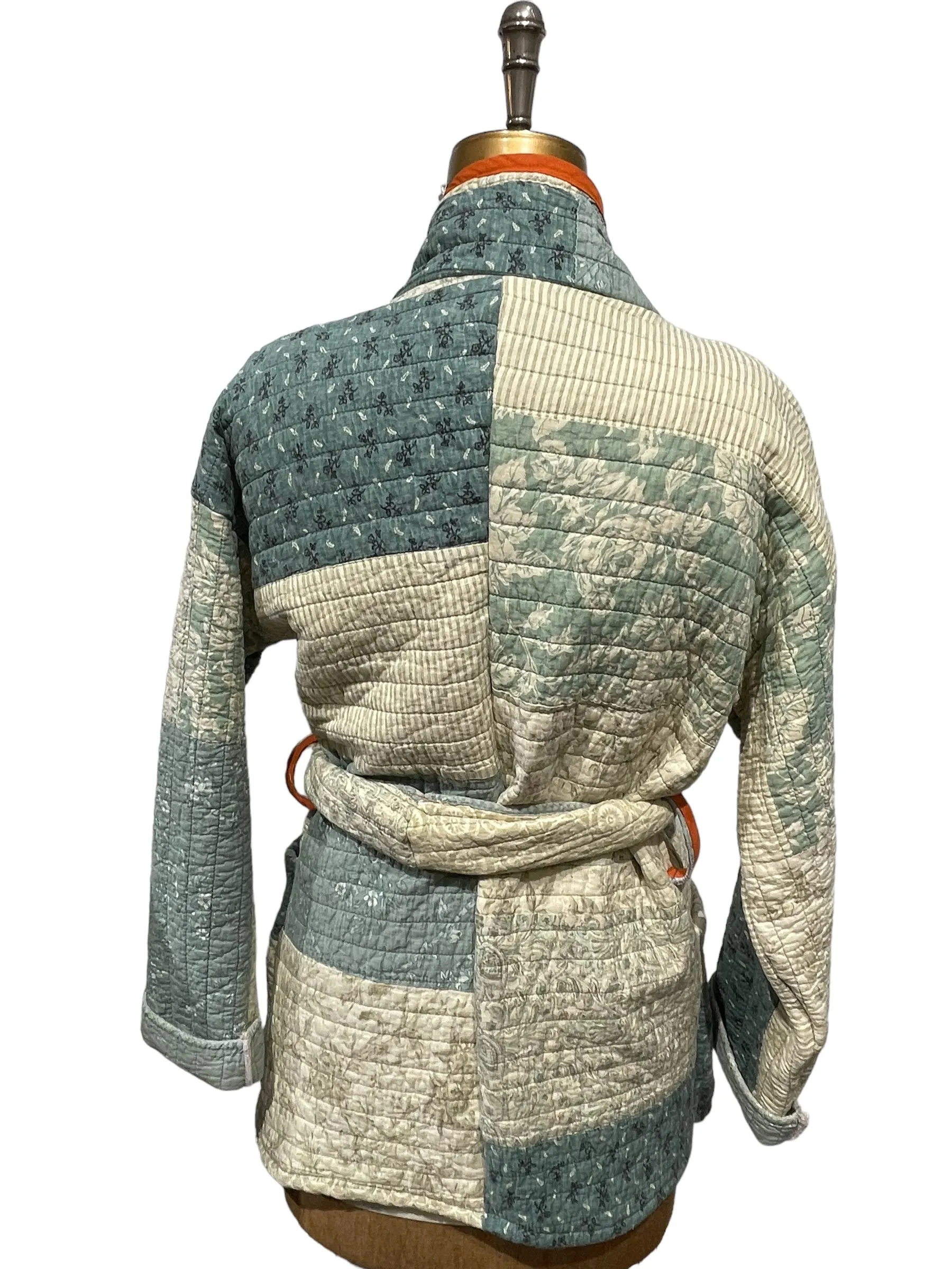 Quilt  jacket with belt
