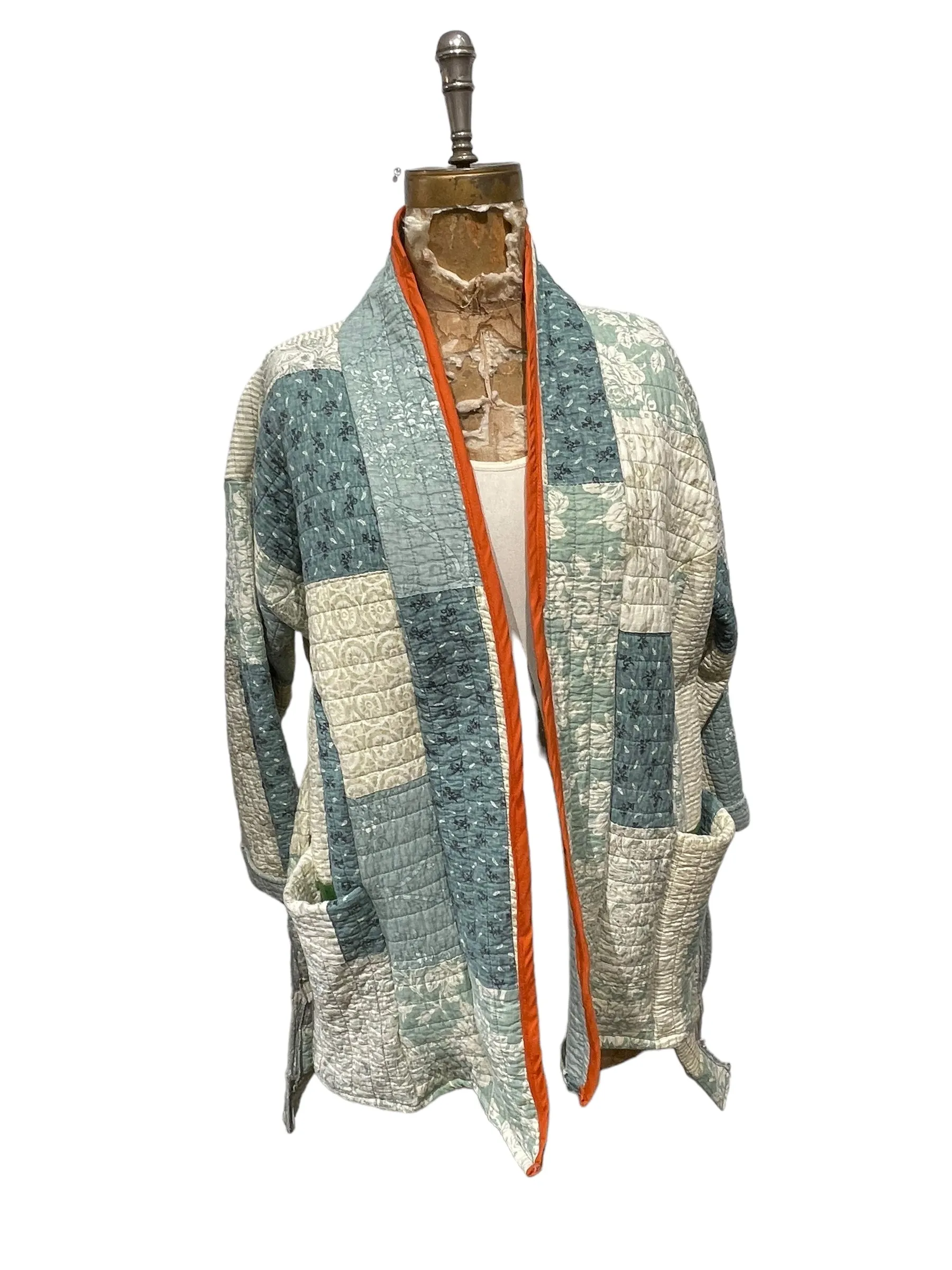Quilt  jacket with belt