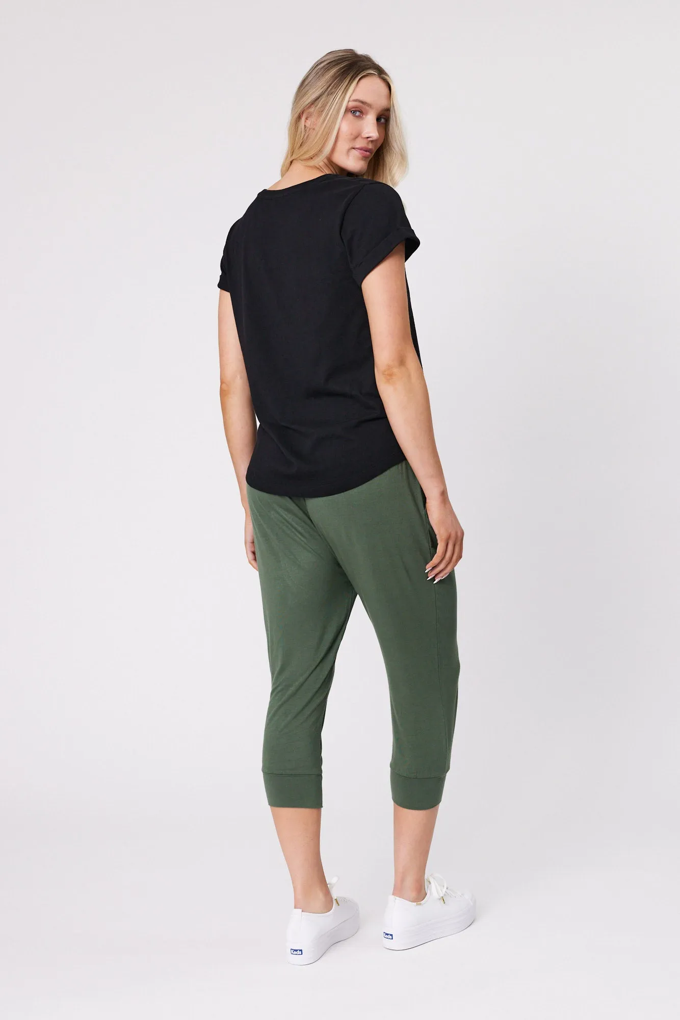 Shine On Essentials V Tee Black