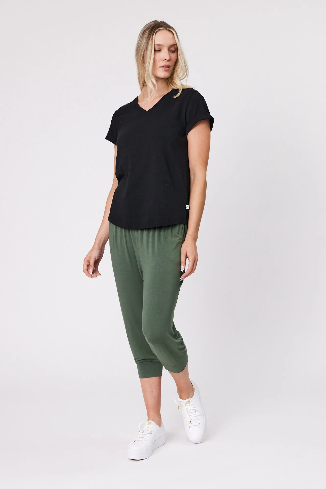 Shine On Essentials V Tee Black
