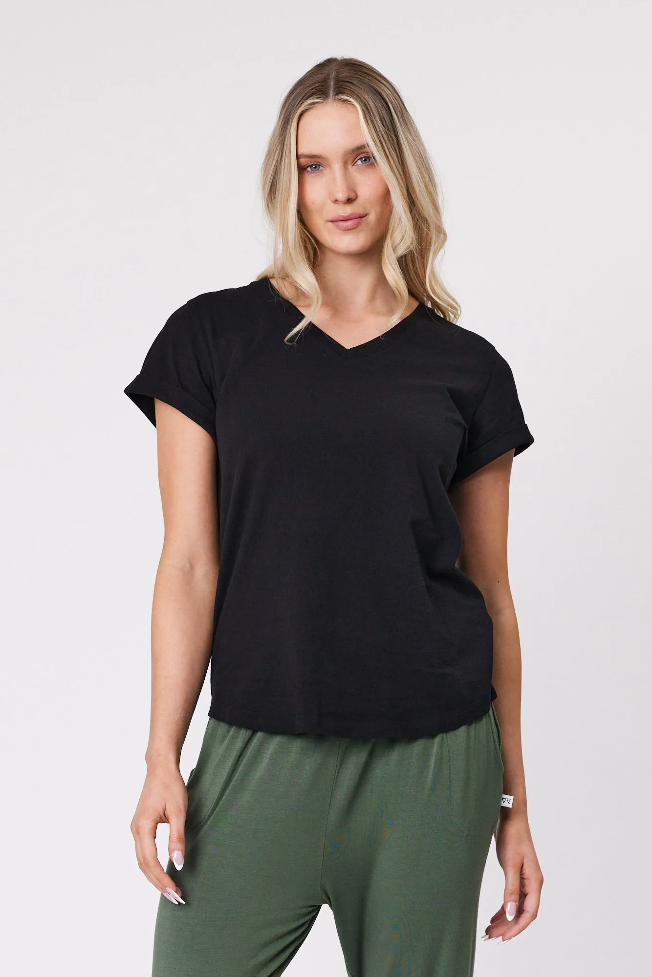 Shine On Essentials V Tee Black